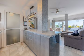 https://cdn.resales-online.com/public/8fm13eveeu/properties/9947ee12d56111ef8ce602e0405b089b/w1200/33-f37a7fab00fce6ff6b895520b67d6d6d.jpg?v=1737183663