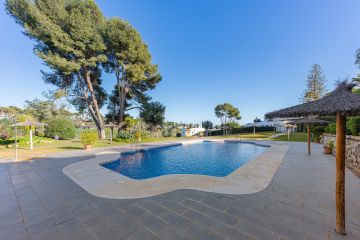 https://cdn.resales-online.com/public/8fm13eveeu/properties/9947ee12d56111ef8ce602e0405b089b/w1200/42-3aa90f523689fc5a59d5d37badfe1b6f.jpg?v=1737183663