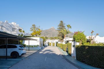 https://cdn.resales-online.com/public/8fm13eveeu/properties/9947ee12d56111ef8ce602e0405b089b/w1200/49-e4a2fb57c7644d14d3ccd34084db1526.jpg?v=1737183663