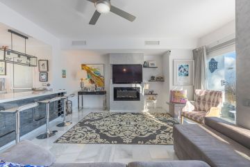 https://cdn.resales-online.com/public/8fm13eveeu/properties/9947ee12d56111ef8ce602e0405b089b/w1200/8-e64a9055bba3e77ac8aca3b893cdf826.jpg?v=1737183663