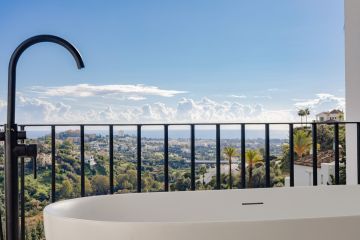 https://cdn.resales-online.com/public/c6rxxw1glq/properties/f2453bcbda2211ef8ce602e0405b089b/w1200/1-7980e48d732b6fc85c14b43b94d2aa54.jpg?v=1737792911