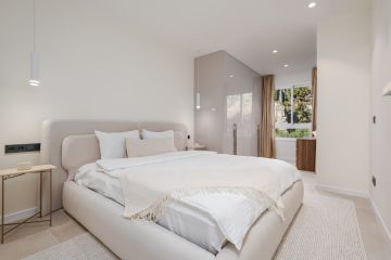 https://cdn.resales-online.com/public/c6rxxw1glq/properties/f2453bcbda2211ef8ce602e0405b089b/w1200/15-11d12f2f454f2f5e9b981fdd8b901d51.jpg?v=1737792911