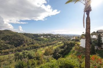 https://cdn.resales-online.com/public/c6rxxw1glq/properties/f2453bcbda2211ef8ce602e0405b089b/w1200/26-c684a62c9f160a1f90904dd925da0645.jpg?v=1737792911