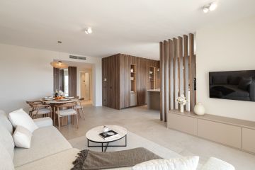 https://cdn.resales-online.com/public/c6rxxw1glq/properties/f2453bcbda2211ef8ce602e0405b089b/w1200/6-241328e1bcc9c0d8ce1222beb6c967a8.jpg?v=1737792911