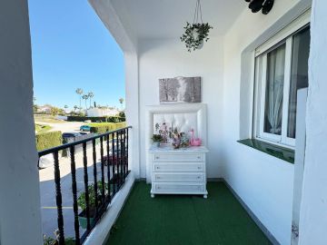 https://cdn.resales-online.com/public/e24h25ebz0/properties/e93dd6d4d99611ef8ce602e0405b089b/w1200/19-d0ed7da2012a09046d307c195d98e7d6.jpg?v=1737669562