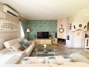 https://cdn.resales-online.com/public/e24h25ebz0/properties/e93dd6d4d99611ef8ce602e0405b089b/w1200/3-e898b2bb2a2fdfd06d2c39894dce8316.jpg?v=1737669562