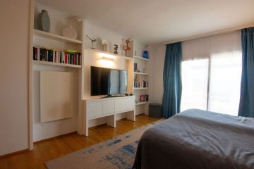 https://cdn.resales-online.com/public/sb5m6pabs6/properties/f8803aaed8d911ef8ce602e0405b089b/w1200/12-53013098fcab6c38b1379cd33298e050.jpg?v=1737828113
