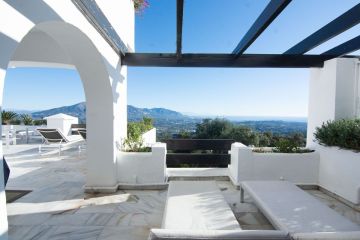 https://cdn.resales-online.com/public/sb5m6pabs6/properties/f8803aaed8d911ef8ce602e0405b089b/w1200/2-5bd7b9d04b45e33852eaf0ec6670150d.jpg?v=1737828113