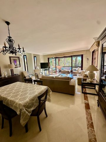 https://cdn.resales-online.com/public/il4uto2zfu/properties/43ce2c08dd5b11ef8ce602e0405b089b/w1200/3-e898b2bb2a2fdfd06d2c39894dce8316.jpg?v=1738060897