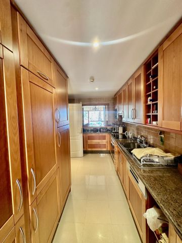 https://cdn.resales-online.com/public/il4uto2zfu/properties/43ce2c08dd5b11ef8ce602e0405b089b/w1200/5-3595ad71cbd87be6c3643a4285ef4791.jpg?v=1738060897