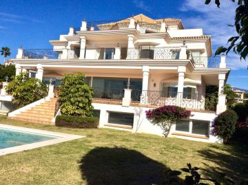 https://cdn.resales-online.com/public/c5qxxwzfkp/properties/e226f4187bd411ee8fbe0217bc231ef4/w1200/1-7980e48d732b6fc85c14b43b94d2aa54.jpg?v=1738149855