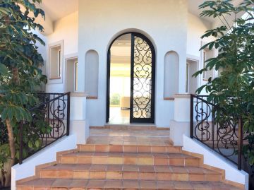 https://cdn.resales-online.com/public/c5qxxwzfkp/properties/e226f4187bd411ee8fbe0217bc231ef4/w1200/22-bcf8e6250e0bab365f900a8ac31ac040.jpg?v=1738149855