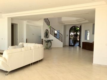 https://cdn.resales-online.com/public/c5qxxwzfkp/properties/e226f4187bd411ee8fbe0217bc231ef4/w1200/23-79897b85162c6a486c7a4d1eb46924dd.jpg?v=1738149855