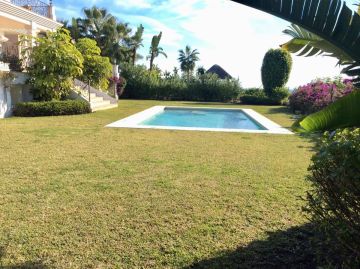 https://cdn.resales-online.com/public/c5qxxwzfkp/properties/e226f4187bd411ee8fbe0217bc231ef4/w1200/8-e64a9055bba3e77ac8aca3b893cdf826.jpg?v=1738149855