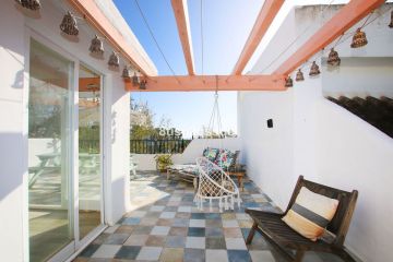 https://cdn.resales-online.com/public/8usg2qssqc/properties/d52315e2deef11ef8ce602e0405b089b/w1200/31-5e8b9eb86a2d455eeaf43a7bbf3ccd12.jpg?v=1738235318