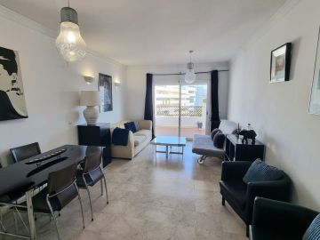 https://cdn.resales-online.com/public/5esv79q6h5/properties/a93a36ede2ec11ef8ce602e0405b089b/w1200/3-e898b2bb2a2fdfd06d2c39894dce8316.jpg?v=1738673854