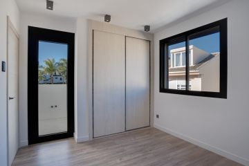 https://cdn.resales-online.com/public/y2bix7xo8m/properties/cf60243ee2ba11ef8ce602e0405b089b/w1200/15-11d12f2f454f2f5e9b981fdd8b901d51.jpg?v=1738651344