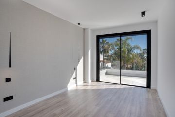 https://cdn.resales-online.com/public/y2bix7xo8m/properties/cf60243ee2ba11ef8ce602e0405b089b/w1200/27-f6e8bc237ba13ac4c268badec6354f3d.jpg?v=1738651344