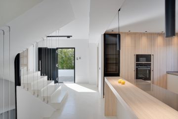 https://cdn.resales-online.com/public/y2bix7xo8m/properties/cf60243ee2ba11ef8ce602e0405b089b/w1200/4-c23c0f86247804fa50226aecd8b0b2c8.jpg?v=1738651344