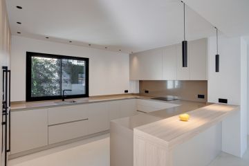 https://cdn.resales-online.com/public/y2bix7xo8m/properties/cf60243ee2ba11ef8ce602e0405b089b/w1200/6-241328e1bcc9c0d8ce1222beb6c967a8.jpg?v=1738651344