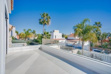 https://cdn.resales-online.com/public/y2bix7xo8m/properties/cf60243ee2ba11ef8ce602e0405b089b/w1200/9-467d0cee5b725f3ef65f102a0c2e69c0.jpg?v=1738651344