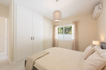 https://cdn.resales-online.com/public/d7syzy2hmr/properties/e58155bfe45311ef8ce602e0405b089b/w1200/13-5fd73dea700db77384c091ca9818b1a9.jpg?v=1738827045