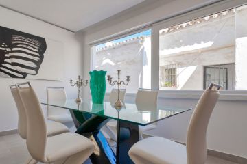 https://cdn.resales-online.com/public/2clagkpr0e/properties/83015d7be3ea11ef8ce602e0405b089b/w1200/4-c23c0f86247804fa50226aecd8b0b2c8.jpg?v=1738781783