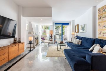 https://cdn.resales-online.com/public/vumcvajtgsjl4vtp/properties/37f1db0ce3e111ef8ce602e0405b089b/w1200/10-bb915d1cb19341576dcdc994b81ab9c5.jpg?v=1738855717
