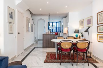 https://cdn.resales-online.com/public/vumcvajtgsjl4vtp/properties/37f1db0ce3e111ef8ce602e0405b089b/w1200/13-5fd73dea700db77384c091ca9818b1a9.jpg?v=1738855717