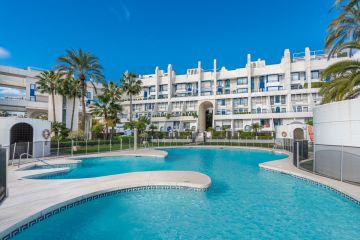 https://cdn.resales-online.com/public/vumcvajtgsjl4vtp/properties/37f1db0ce3e111ef8ce602e0405b089b/w1200/22-bcf8e6250e0bab365f900a8ac31ac040.jpg?v=1738855717