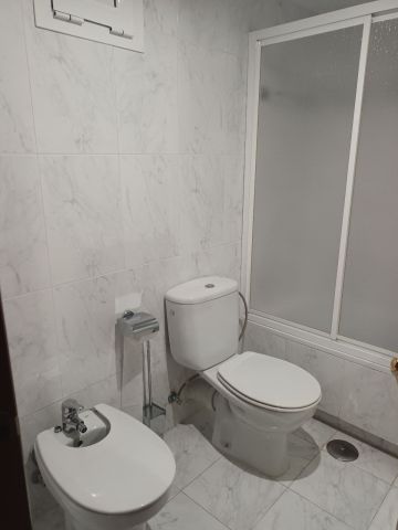 https://cdn.resales-online.com/public/86l1hb0hs4/properties/626936d7e7c211ef8ce602e0405b089b/w1200/18-cc72f169493c096e712837ff5d8b6e41.jpg?v=1739204776