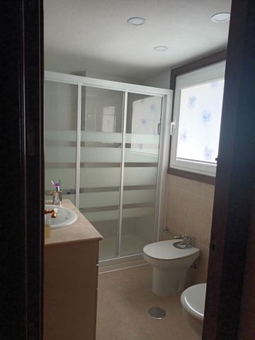 https://cdn.resales-online.com/public/86l1hb0hs4/properties/626936d7e7c211ef8ce602e0405b089b/w1200/19-d0ed7da2012a09046d307c195d98e7d6.jpg?v=1739204776
