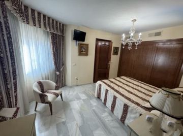 https://cdn.resales-online.com/public/86l1hb0hs4/properties/626936d7e7c211ef8ce602e0405b089b/w1200/8-e64a9055bba3e77ac8aca3b893cdf826.jpg?v=1739204776