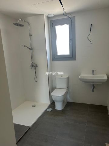 https://cdn.resales-online.com/public/up35jgrhau/properties/313c5effe87811ef8ce602e0405b089b/w1200/14-d70dc3102c00d7be0e872dfe1c1f86d7.jpg?v=1739282543