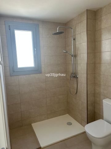 https://cdn.resales-online.com/public/up35jgrhau/properties/313c5effe87811ef8ce602e0405b089b/w1200/6-241328e1bcc9c0d8ce1222beb6c967a8.jpg?v=1739282543