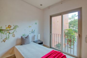 https://cdn.resales-online.com/public/14ldb8jhxc/properties/70da009ae70f11ef8ce602e0405b089b/w1200/31-5e8b9eb86a2d455eeaf43a7bbf3ccd12.jpg?v=1739296438