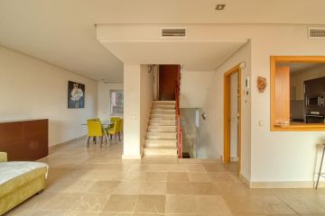 https://cdn.resales-online.com/public/14ldb8jhxc/properties/70da009ae70f11ef8ce602e0405b089b/w1200/8-e64a9055bba3e77ac8aca3b893cdf826.jpg?v=1739296438