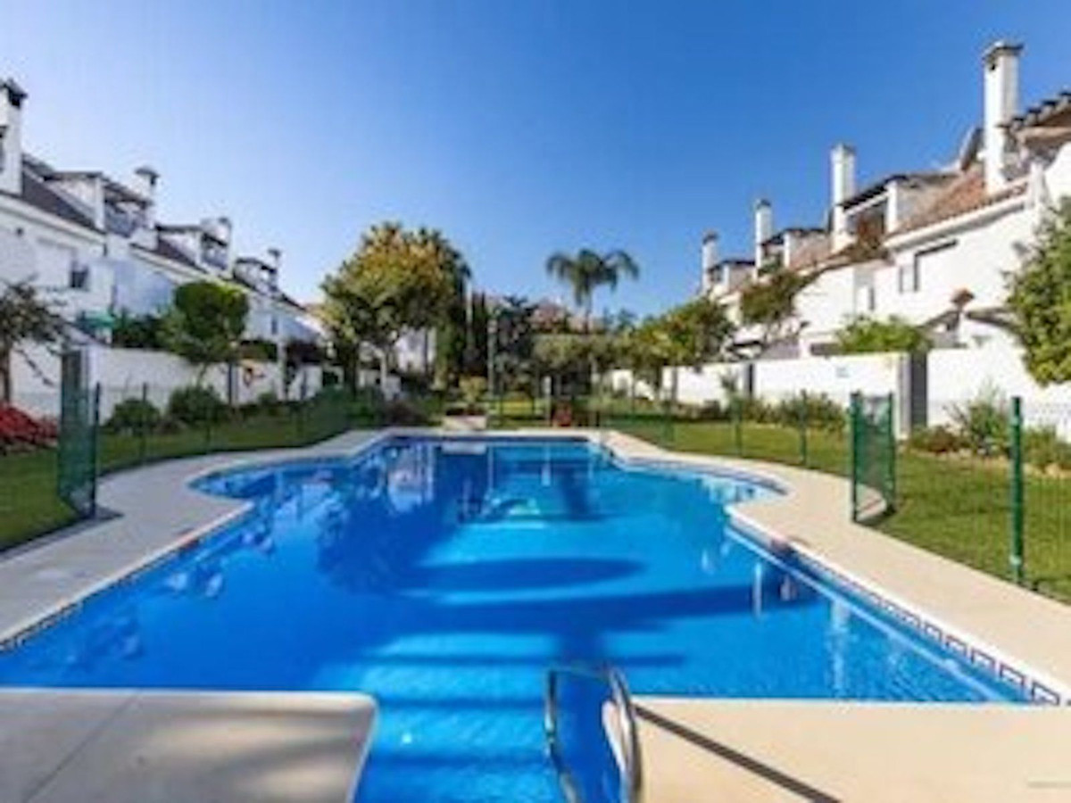 https://cdn.resales-online.com/public/00sy7q4p7i/properties/d3286858e2e611ef8ce602e0405b089b/w1200/1-7980e48d732b6fc85c14b43b94d2aa54.jpg?v=1738670932