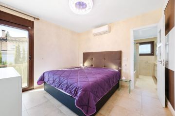 https://cdn.resales-online.com/public/iehb4l0uli/properties/d14b21b2e7e011ef8ce602e0405b089b/w1200/12-53013098fcab6c38b1379cd33298e050.jpg?v=1739361898