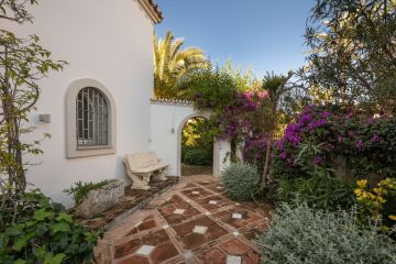 https://cdn.resales-online.com/public/pg5ce1tdbg/properties/96171b0cdcac11ef8ce602e0405b089b/w1200/28-ef19a2c59920e2e087cd278a51b6dbf8.jpg?v=1739167637