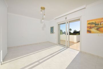 https://cdn.resales-online.com/public/pg5ce1tdbg/properties/96171b0cdcac11ef8ce602e0405b089b/w1200/51-1a006e3d9335f058903eb94f281586d2.jpg?v=1739167637