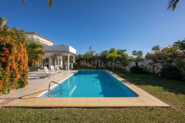 https://cdn.resales-online.com/public/pg5ce1tdbg/properties/96171b0cdcac11ef8ce602e0405b089b/w1200/8-e64a9055bba3e77ac8aca3b893cdf826.jpg?v=1739167637