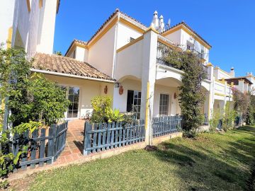 https://cdn.resales-online.com/public/1xds0dbjlvabipl6/properties/471e7590e8ac11ef8ce602e0405b089b/w1200/1-7980e48d732b6fc85c14b43b94d2aa54.jpg?v=1739539570