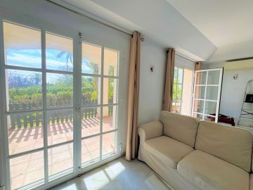 https://cdn.resales-online.com/public/1xds0dbjlvabipl6/properties/471e7590e8ac11ef8ce602e0405b089b/w1200/8-e64a9055bba3e77ac8aca3b893cdf826.jpg?v=1739539570