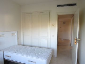 https://cdn.resales-online.com/public/44ul4js2p2/properties/ea990a18ed3111ef8cfb02e0405b089b/w1200/30-5e8634ec9576c9ad4825a6dec5b5d375.jpg?v=1739812710