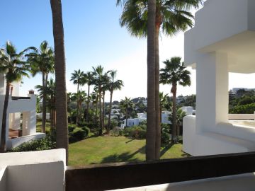 https://cdn.resales-online.com/public/44ul4js2p2/properties/ea990a18ed3111ef8cfb02e0405b089b/w1200/4-c23c0f86247804fa50226aecd8b0b2c8.jpg?v=1739812710