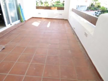 https://cdn.resales-online.com/public/44ul4js2p2/properties/ea990a18ed3111ef8cfb02e0405b089b/w1200/7-aa4cc561180b369757c0bb4af9886cd3.jpg?v=1739812710
