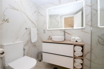 https://cdn.resales-online.com/public/mtaumpncpn/properties/afa476f4ecf311ef8cfb02e0405b089b/w1200/6-241328e1bcc9c0d8ce1222beb6c967a8.jpg?v=1739775283