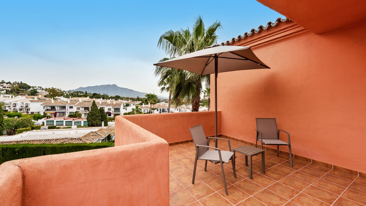 https://cdn.resales-online.com/public/utxmhm8ggr/properties/b8a4c3afed0e11ef8cfb02e0405b089b/w1200/1-7980e48d732b6fc85c14b43b94d2aa54.jpg?v=1739881951