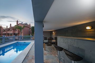 https://cdn.resales-online.com/public/wuap71y7hs/properties/d6ddc8c9ee8611ef8cfb02e0405b089b/w1200/31-5e8b9eb86a2d455eeaf43a7bbf3ccd12.jpg?v=1739948436